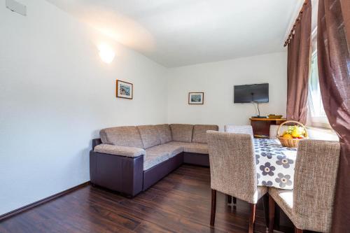 Selak Apartments