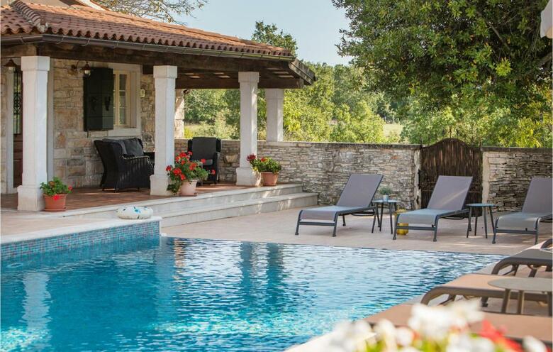 Holiday Home Mohori V