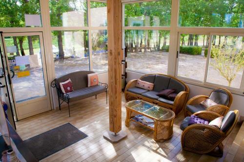 Hotel H�tel Les Lavandins