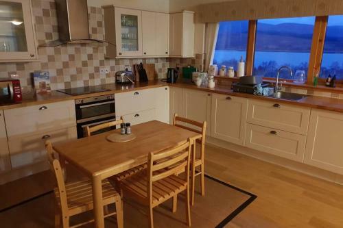 Gasgan. Large Croft House With Amazing Loch Views