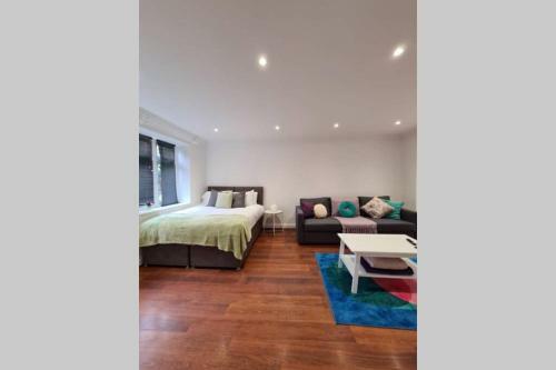 Apartamento Large Entire House By Watford & Harry Potter Studios