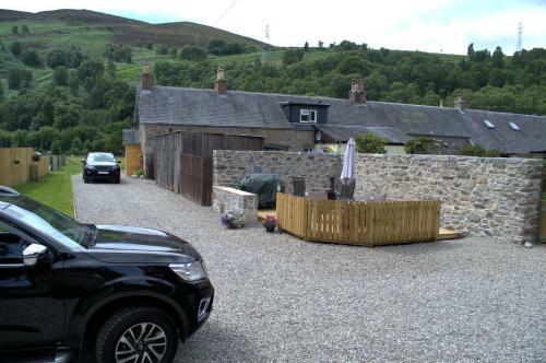 Rosemount Cottage - Highland Cottage