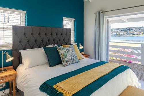 Thesen Lagoon House