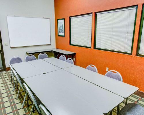 Hotel Comfort Suites Coraopolis