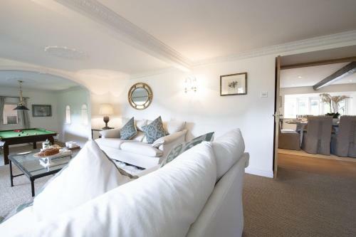 Roundhill Estate