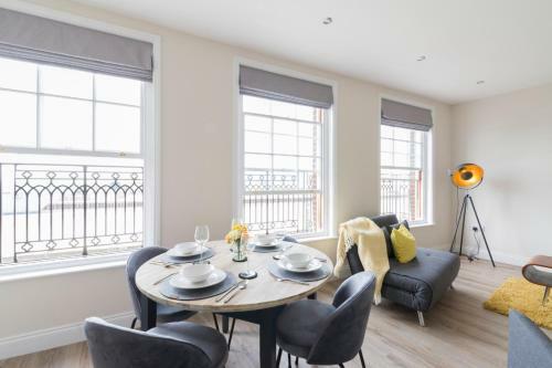 Apartamento South Quay Penthouse - 2 Bed