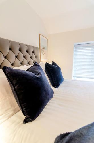 6 Bedroom Spacious Holiday Home