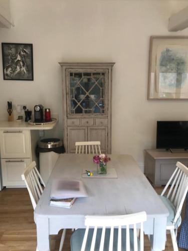 Artist's Studio In Edge In Stunning Countryside.