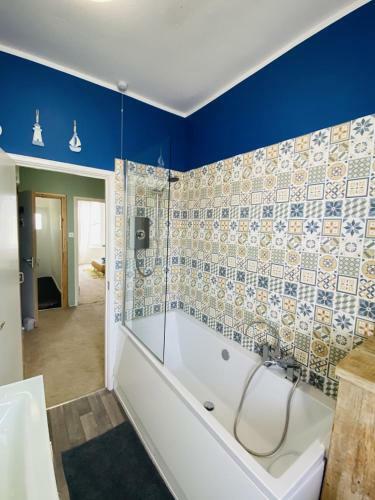 Sea Breeze Studio Apartment In Old Town