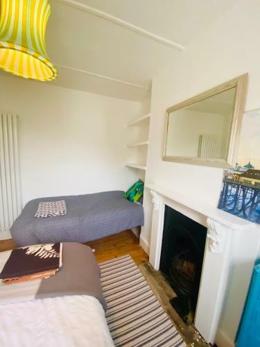 Lovely Seaside Town House With Private Parking