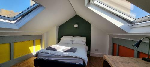Stunning 5 Bed Townhouse, 5 Mins From The Sea