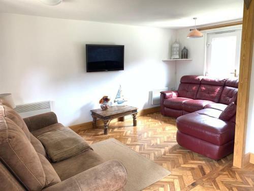 Charming & Spacious Holiday Home