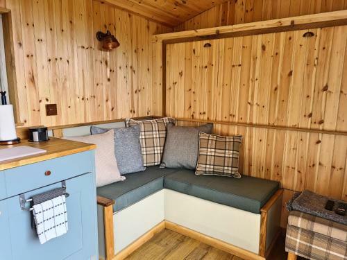 Lodge Peak District Shepherds Hut