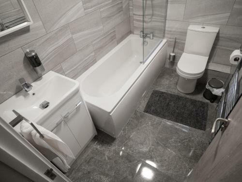 Villa Sav 5 Bedroom Executive Detached House In Leicester