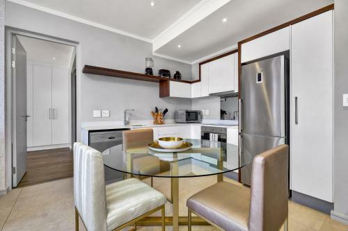 Sandton Apartment 15 West Road South