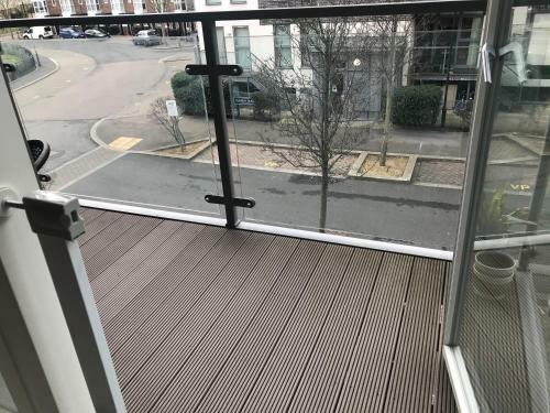 Sterling River View Apartment, Greenhithe 4 With Netflix & Amazon Music