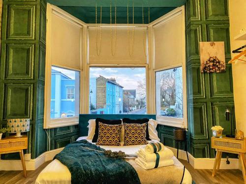 The Boutique Windmill Apartments With Hot Tubs