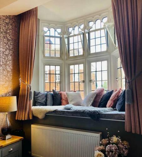 Idyllic City Centre Apartment In Canterbury