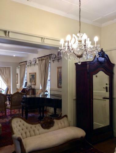 Cape Dutch Mansion In Houghton
