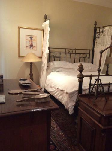 Cape Dutch Mansion In Houghton