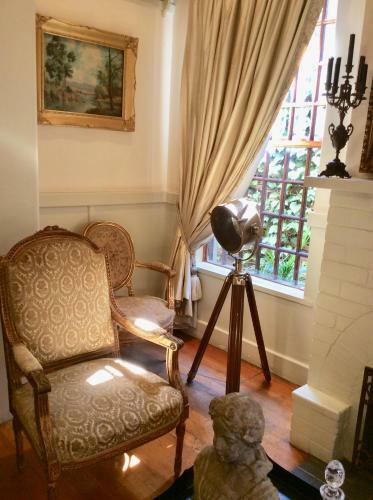 Cape Dutch Mansion In Houghton