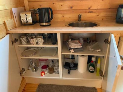 Duncairin Cabin 2 Dog Friendly And Mins From Town