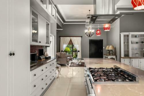 64 Cavendish