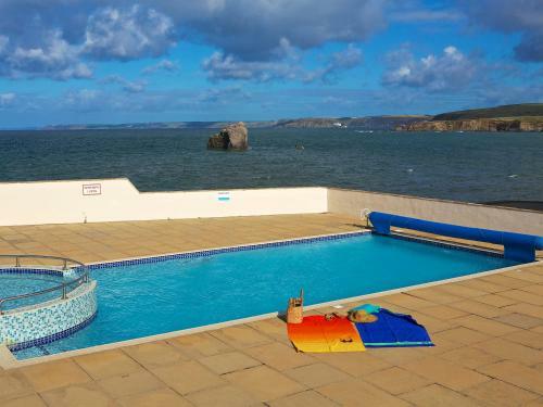 7 Thurlestone Rock