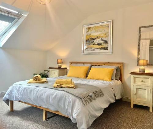 Fresh Modern Two Bedroom Apartment In Kingsbridge.