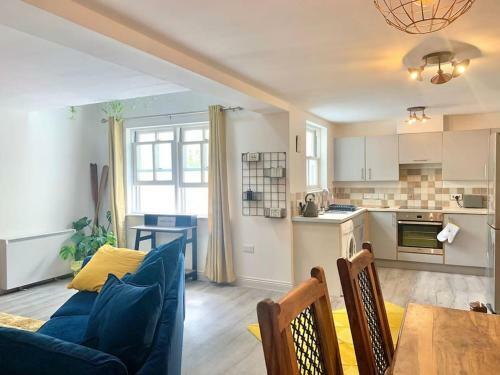 Fresh Modern Two Bedroom Apartment In Kingsbridge.