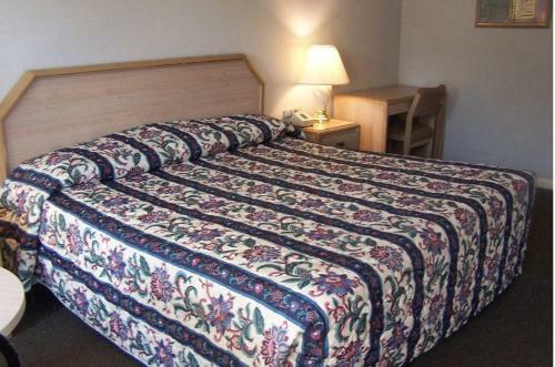 Motel Celebration Inn