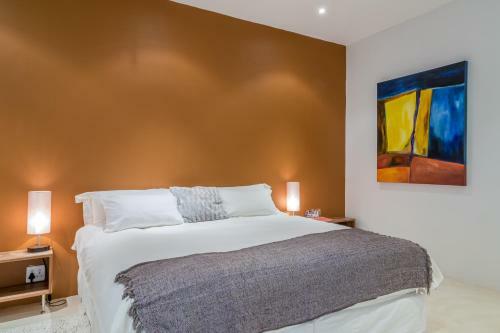 Hostal Colourful Manor Luxury Lodge