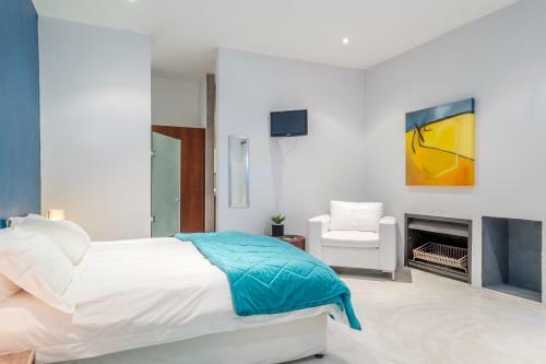 Hostal Colourful Manor Luxury Lodge