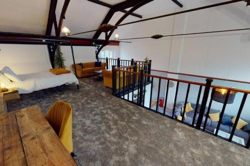 Hu1 Boutique City Apartment- Sleeps 6