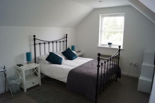 Self-contained Light And Bright Apartment In Kirriemuir