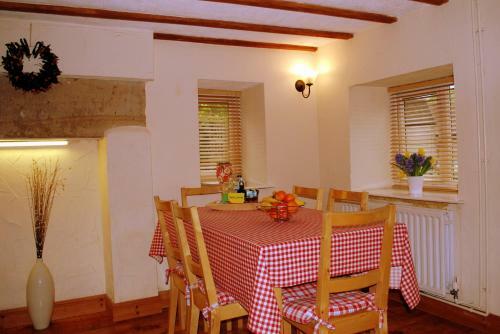 Hillocks Cottage, Kniveton