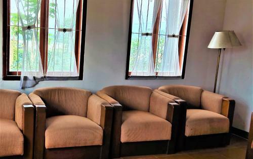 Hostal Villa Orange Lembang Pengkolan