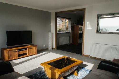 Lovely Modern Bungalow With Beautiful Sea Views