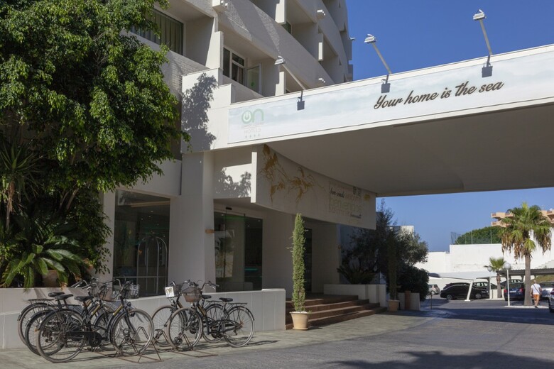 On Hotels Ocean Front (only Adults)