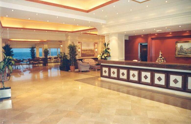 On Hotels Ocean Front (only Adults)