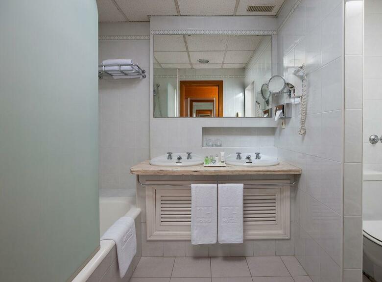 Hotel NH Luz Huelva