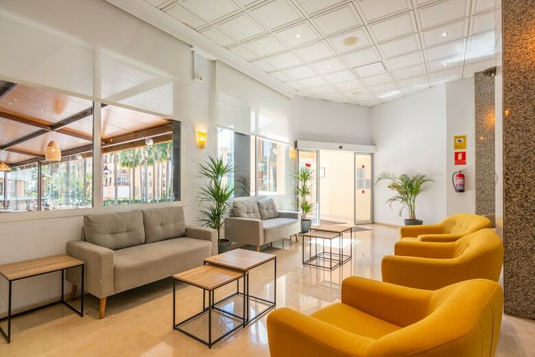 Hotel Parasol By Dorobe