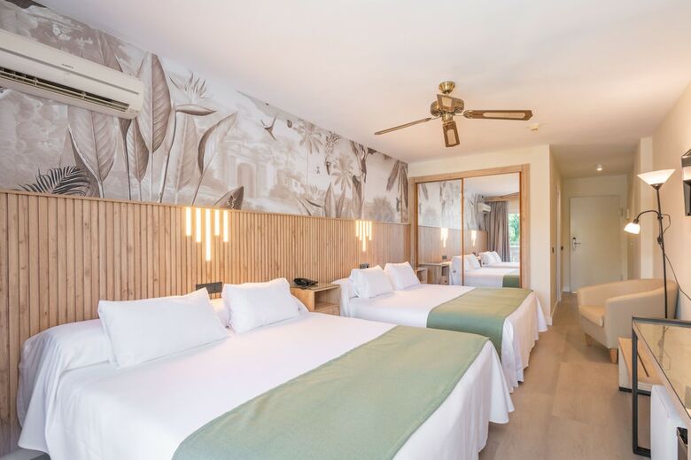 Hotel Parasol By Dorobe