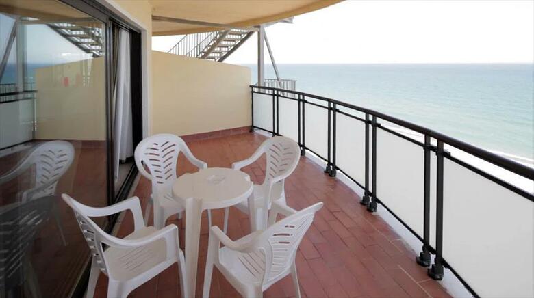 Hotel Puente Real