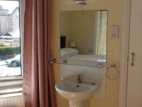 Hostal Bodeuron Guest House