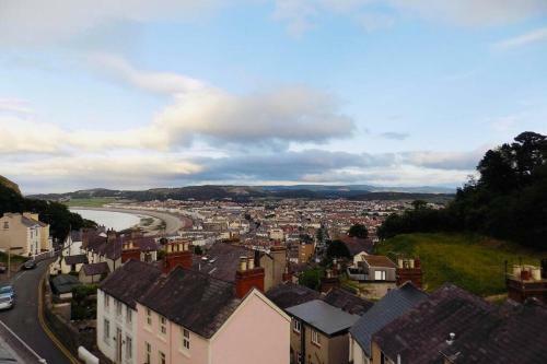 Beautiful Townhouse On The Great Orme, Llandudno Pet Friendly