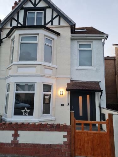 5-bedroom Holiday Home In West Shore, Llandudno