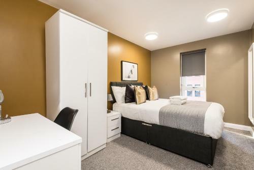 Large Modern Apartment - 3 Bedrooms 3 Bathrooms - Netflix - Central