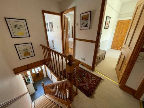 Apartamento Charming Hidden Gem - 3 Bedroom Home Away From Home