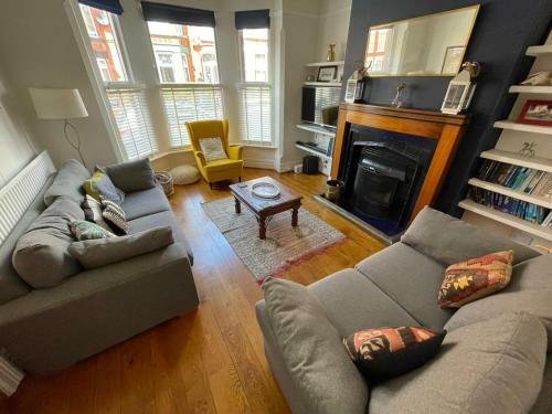 Apartamento Charming Hidden Gem - 3 Bedroom Home Away From Home